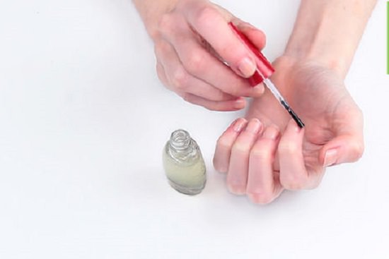 DIY Cuticle Oil 1