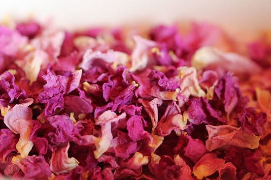 What to do with dried roses1