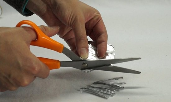 Sharpen Hair Scissors with Aluminum Foil 11