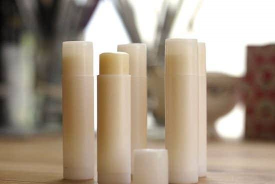 How to Make Chapstick with Vaseline3