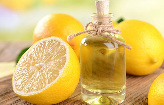 Castor Oil and Lemon Peel for Eyelashes2