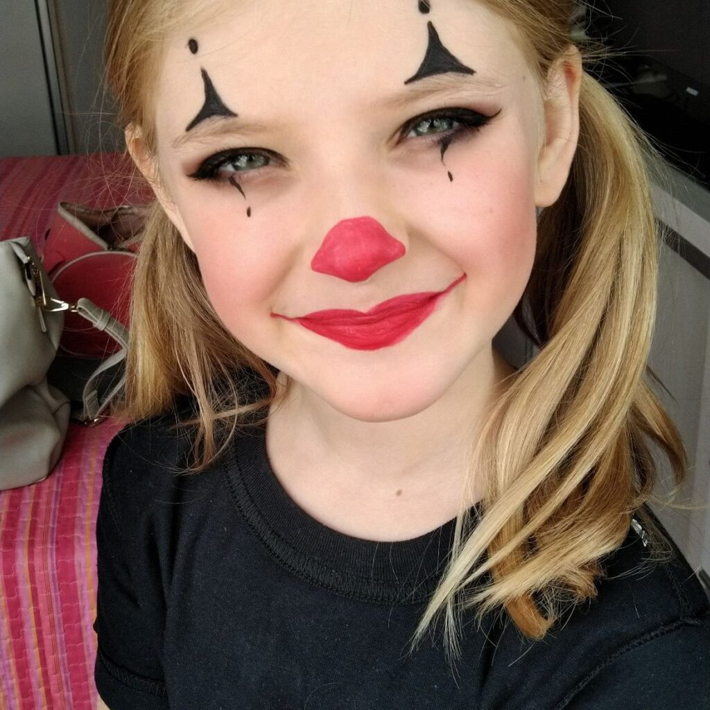 Glow in the dark face paint4