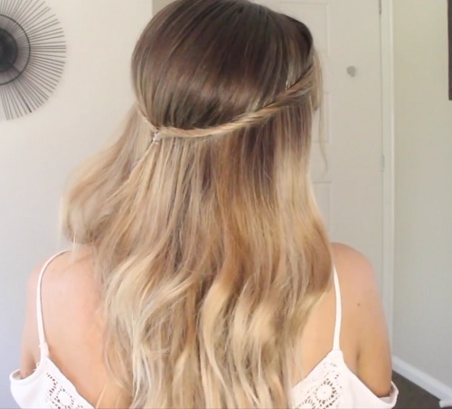 Fun easy hair styles while traveling 2