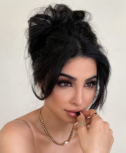 romantic hairstyle for curtain bangs