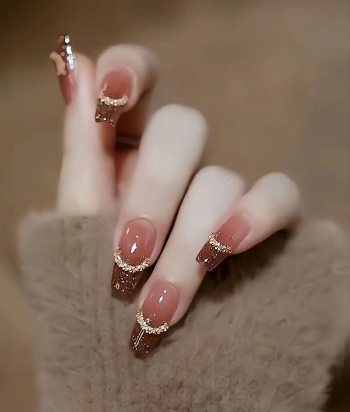 Beautiful Glitter Nails Design Ideas 5