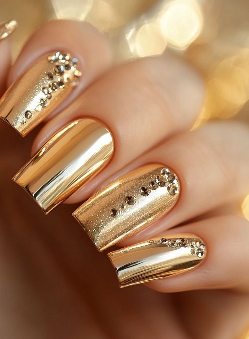 Trending golden nails ideas 3