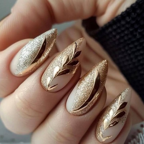 Trending golden nails ideas 4
