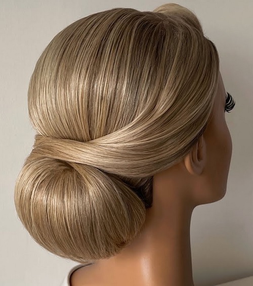 Wedding hairstyle Smooth clean low bun