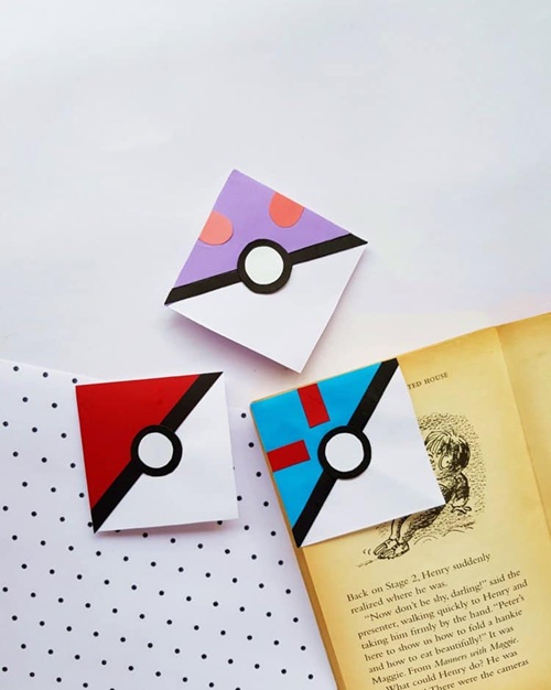 DIY Pokeball Corner Bookmark