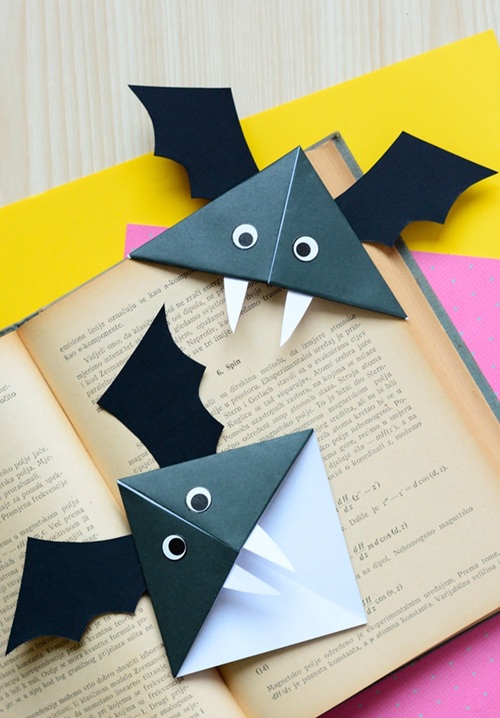 DIY Bat Corner Bookmarks
