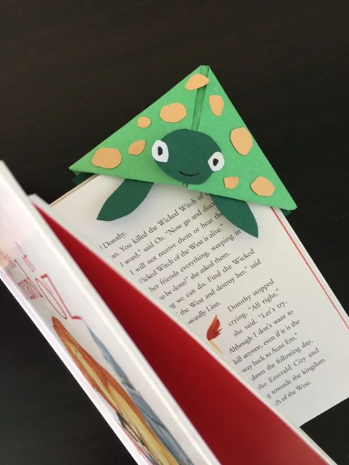 Make A Corner Bookmark