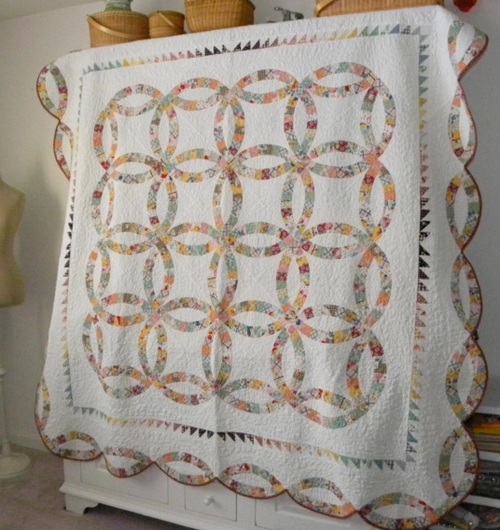 Double Wedding Ring quilt