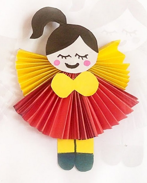How to make easy paper doll