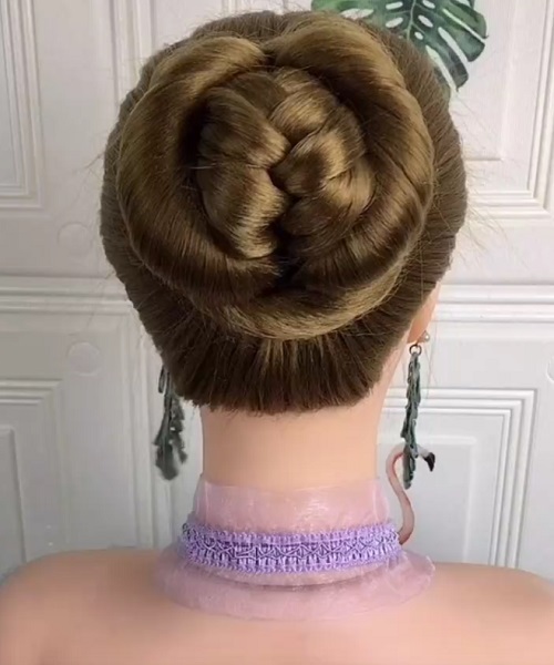 Trending haistyle ideas for straight hair 3