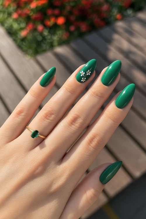 Stunning Almond Shape Nails Ideas 4