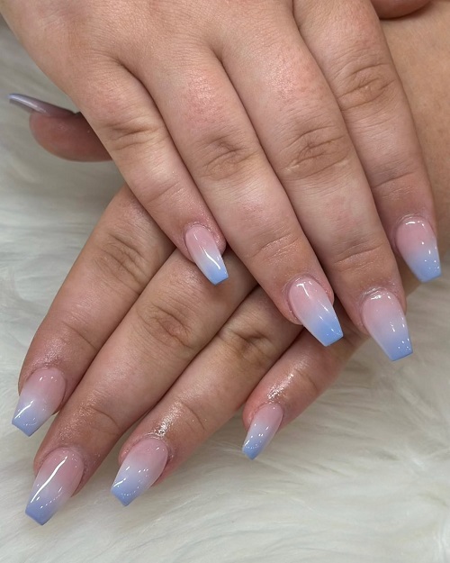 Blue ombré on coffin shape nails