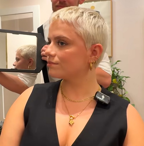  Iconic 'Buxie' Haircut