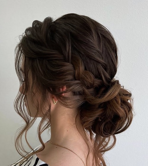 Beautiful messy bun hairstyle tutorial