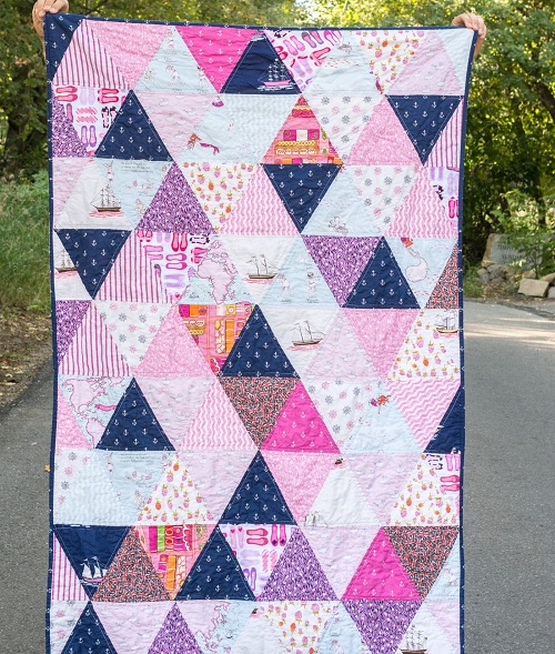 Simple Triangle Quilt with Fat Quarters